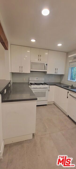 305 Broadway Street, 4 photo 16