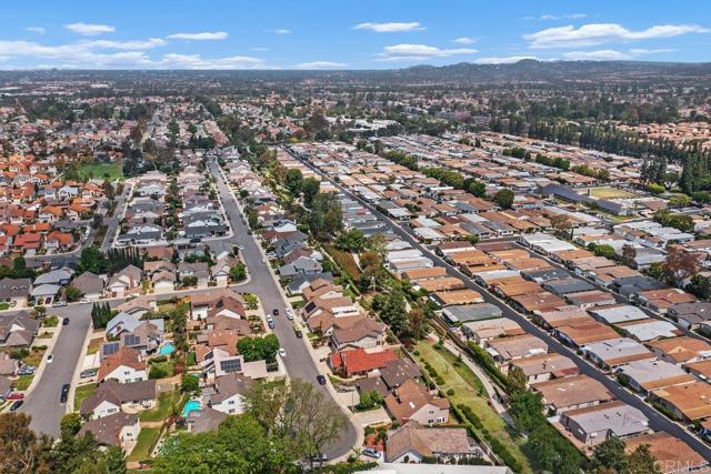 6 Cape Cod, Irvine CA: https://media.crmls.org/mediaz/6f42d6f4-e1eb-40fb-9365-a1158a40c516.jpg