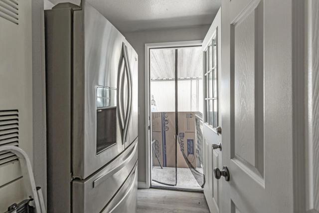 3320 Del Monte Boulevard, Marina CA: https://media.crmls.org/mediaz/6f432dab-de06-49fe-a1ab-2e92ac8812df.jpg