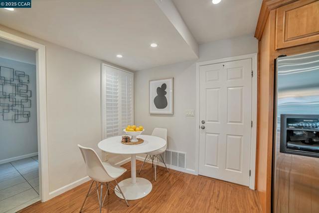 600 Guaymas Ct, San Ramon CA: https://media.crmls.org/mediaz/6f436e59-c9c5-4573-a16d-9ba1a5bac8ef.jpg