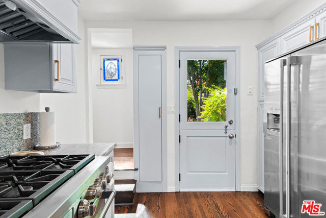 6626 Cahuenga Terrace, Los Angeles CA: https://media.crmls.org/mediaz/6f44b65e-b8a6-4654-b057-966a84fa3469.jpg