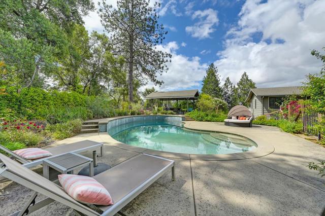 2640 Gayle Lane, Auburn CA: https://media.crmls.org/mediaz/6f463abf-90b5-4fab-916c-dfe047a491c9.jpg