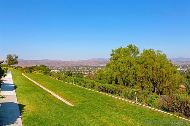 4382 Dowitcher Way, Oceanside CA: https://media.crmls.org/mediaz/6f46b99b-8af1-443e-876a-e1b11ec6ab09.jpg