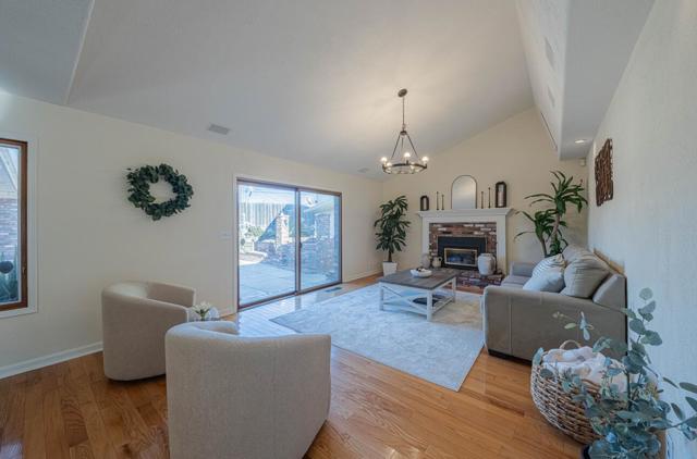 1527 Atherton Way, Salinas CA: https://media.crmls.org/mediaz/6f46ba30-b0c1-4213-b90a-a2bf97e6d728.jpg