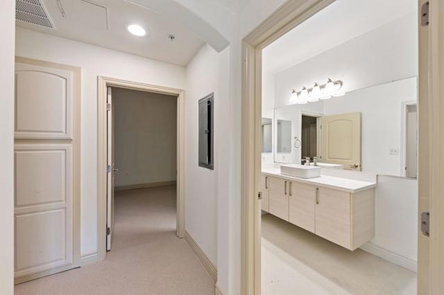 88 S Broadway, Millbrae CA: https://media.crmls.org/mediaz/6f47153a-cd08-4db3-86d4-d87b5df277a3.jpg