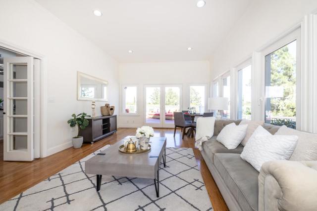 75 Eugenia Way, Hillsborough CA: https://media.crmls.org/mediaz/6f47fd98-6255-4447-b558-12d9434a9bb3.jpg