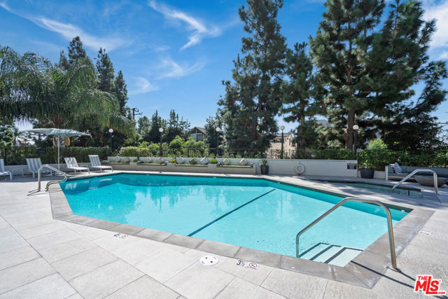 8787 Shoreham Drive, West Hollywood CA: https://media.crmls.org/mediaz/6f486070-4b7f-4b42-ad16-e6ef02901058.jpg