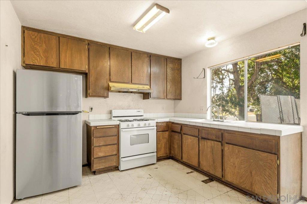 8824 Harlington Drive - photo 12
