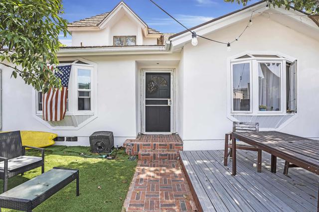 3943 Ingraham St, San Diego CA: https://media.crmls.org/mediaz/6f497d50-b909-4a40-bdf6-26372f60b1e0.jpg