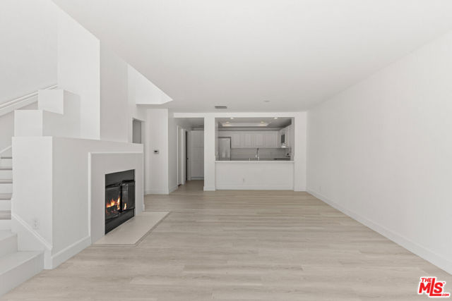 4240 Lost Hills Road, Calabasas CA: https://media.crmls.org/mediaz/6f49a8c2-e6b2-4f30-af89-58fabca3eba3.jpg