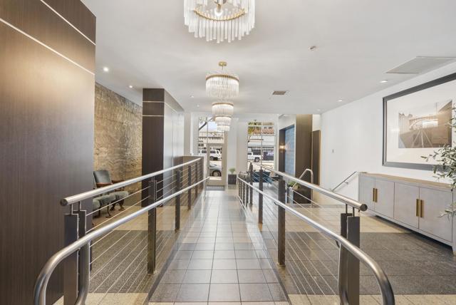 3812 Park Boulevard, San Diego CA: https://media.crmls.org/mediaz/6f49e920-1995-4630-9c00-84268ddc6bcd.jpg