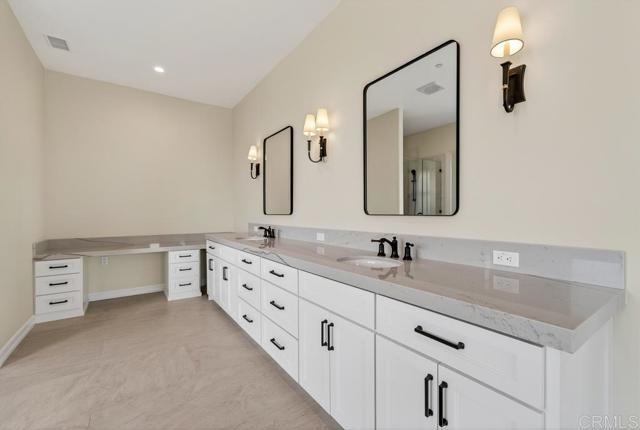 3066 Via Montevina, Fallbrook CA: https://media.crmls.org/mediaz/6f4a0b81-bd87-4cdf-b2b4-a27ae366eff3.jpg