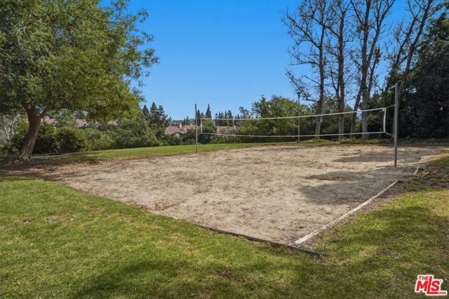 675 Oak Run Trail, Oak Park CA: https://media.crmls.org/mediaz/6f4a411b-fb6c-487d-adf7-c56fea549654.jpg