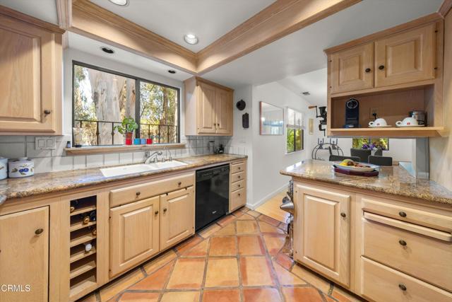 521 E Anapamu Street, Santa Barbara CA: https://media.crmls.org/mediaz/6f4a4ce7-42db-45ec-9d4f-4aec01d2aa27.jpg