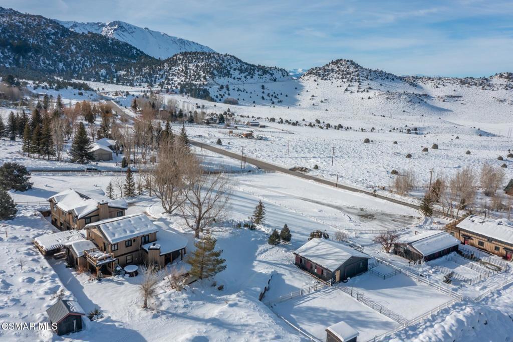 https://media.crmls.org/mediaz/6f4a7911-ab9f-46c2-8788-df882629e1b9.jpg?preset=X-Large