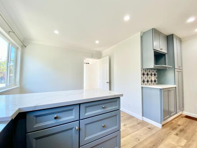 1076 Grand Avenue, South San Francisco CA: https://media.crmls.org/mediaz/6f4c0732-3ffc-4a9b-8ef0-a917ff24095a.jpg