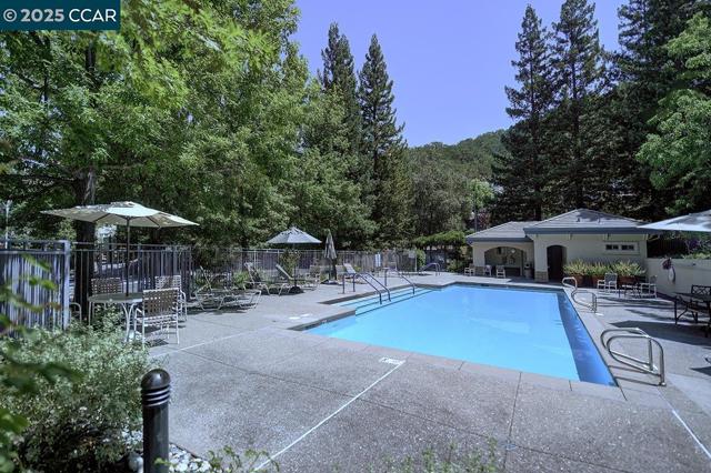 5920 Horsemans Canyon Dr, Walnut Creek CA: https://media.crmls.org/mediaz/6f4c0ba5-ab1f-492f-a5cb-f29aef3d31b7.jpg