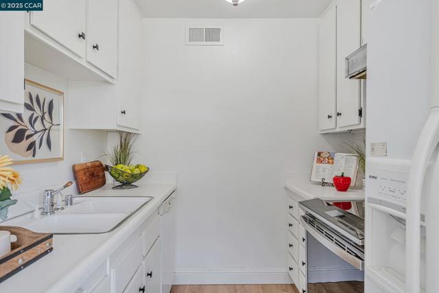 1335 Kenwal Rd, Concord CA: https://media.crmls.org/mediaz/6f4c36d3-9c56-4740-acc0-3c95f0044208.jpg