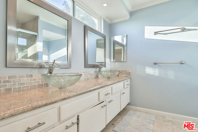 768 Aileen Street, Camarillo CA: https://media.crmls.org/mediaz/6f4cc0ea-d71c-4d0b-8f78-ae745ea261d6.jpg