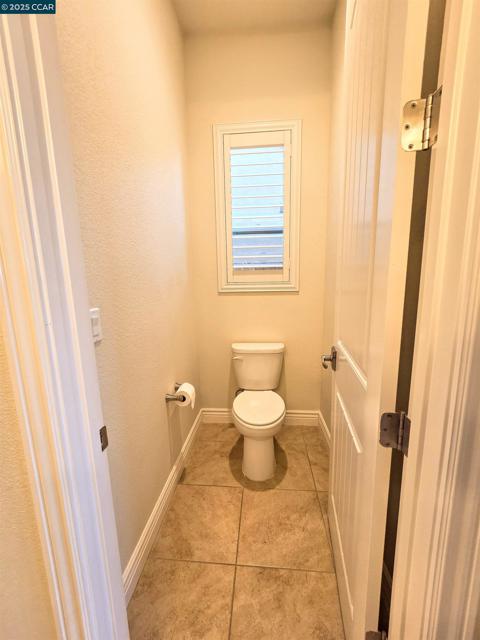 1735 Veneto Ln, Brentwood CA: https://media.crmls.org/mediaz/6f4ceade-f9be-41a7-9a24-1f9d87a9e357.jpg