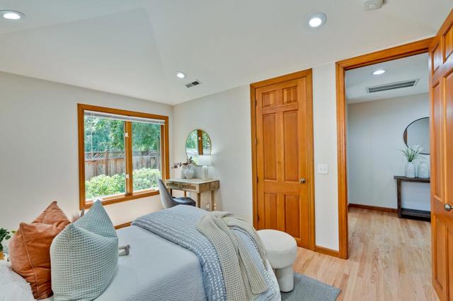 1625 Hazelaar Way, Los Altos CA: https://media.crmls.org/mediaz/6f4cf205-a89d-449e-9ec3-2f365f6a38c9.jpg