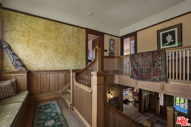 2102 W 24th Street, Los Angeles CA: https://media.crmls.org/mediaz/6f4da21f-d1b7-4184-b29e-d466f37e9842.jpg