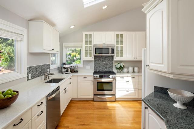481 San Luis Avenue, Los Altos CA: https://media.crmls.org/mediaz/6f4dc6b9-f448-4f9c-ae42-f836ad1dae1a.jpg