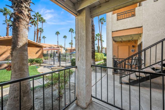 Image 22 of 25 For 78650 Avenue 42  1005