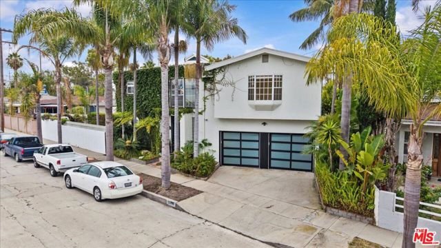 12440 Walsh Avenue, Los Angeles CA: https://media.crmls.org/mediaz/6f4dea26-3597-40ce-83ad-2b297cda4dd7.jpg