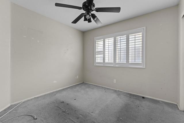 39493 Diego dr, Temecula CA: https://media.crmls.org/mediaz/6f4dff5c-32c8-4a49-a1ca-a22ff5fde51e.jpg