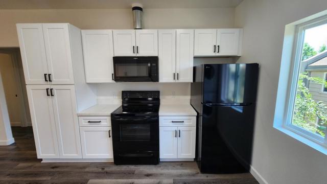 728 W 1st Avenue, Chico CA: https://media.crmls.org/mediaz/6f4eab5c-40aa-4e68-82ed-fb0c469a924d.jpg