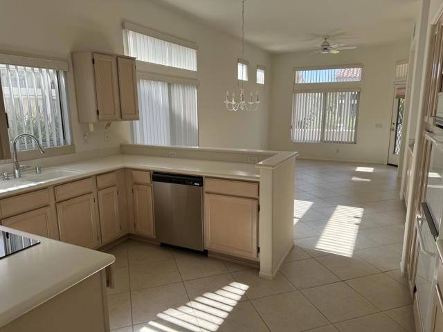 78417 Willowrich Drive, Palm Desert CA: https://media.crmls.org/mediaz/6f4edf4d-327f-42cc-ba0b-8f745db7cc9d.jpg