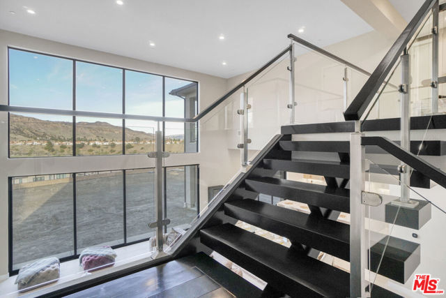 11848 N Hillsborough Lane, Porter Ranch CA: https://media.crmls.org/mediaz/6f4f48c0-4296-470a-b577-7ed2d2764a3e.jpg