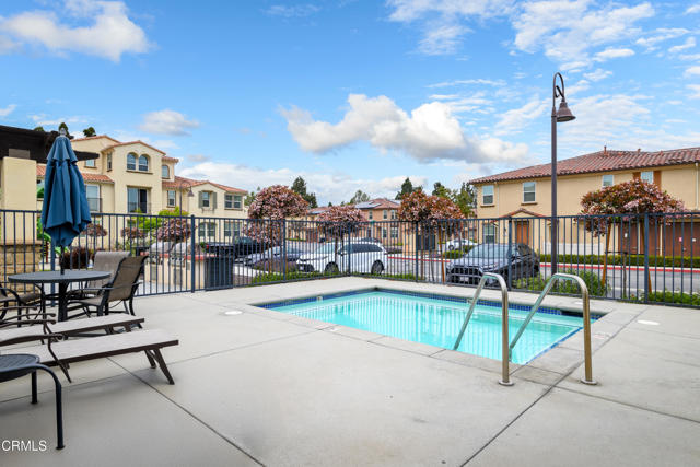 469 Pecana Street, Camarillo CA: https://media.crmls.org/mediaz/6f4fb9f4-4cea-4b1d-a016-835a71d876e4.jpg