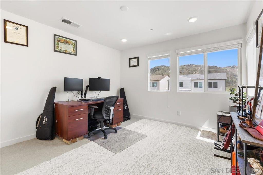 MLS #250028557SD image #16