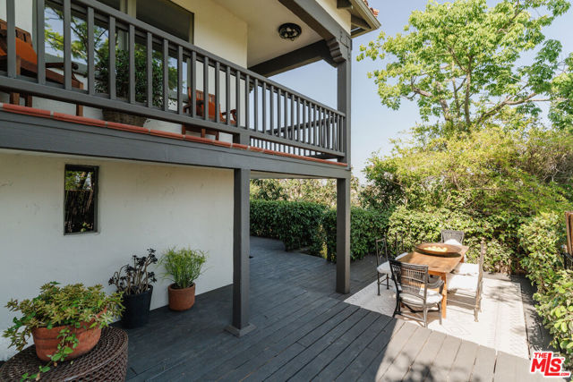 3744 Clayton Avenue, Los Angeles CA: https://media.crmls.org/mediaz/6f504cc2-07cb-45b8-8301-94410129af8d.jpg