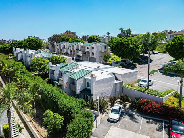 699 Ascot Dr, Vista CA: https://media.crmls.org/mediaz/6f51062c-75e5-4ae9-8fc8-63d3aa1ad782.jpg