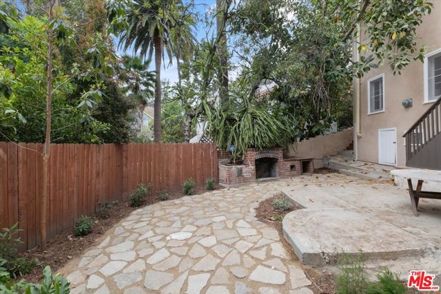 6612 Emmet Terrace, Los Angeles CA: https://media.crmls.org/mediaz/6f511b80-9518-4eee-b581-be3bb9ba1bdf.jpg