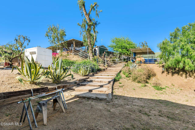 11270 Dominica Avenue, Lakeview Terrace CA: https://media.crmls.org/mediaz/6f515959-8107-4133-8e3a-8474b3404827.jpg