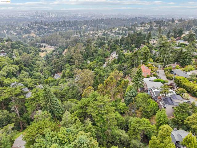 0 Girvin Dr, Oakland CA: https://media.crmls.org/mediaz/6f51a2cb-b008-4b7a-b372-23581a0ce1b0.jpg