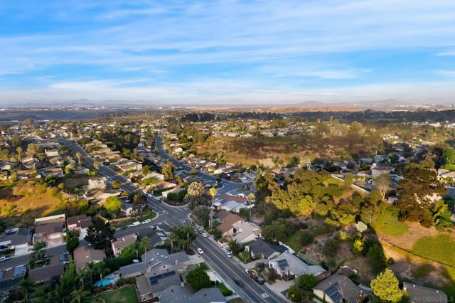 6737 Lipmann St, San Diego CA: https://media.crmls.org/mediaz/6f521c50-eff6-403c-9d3f-34ac517303a8.jpg