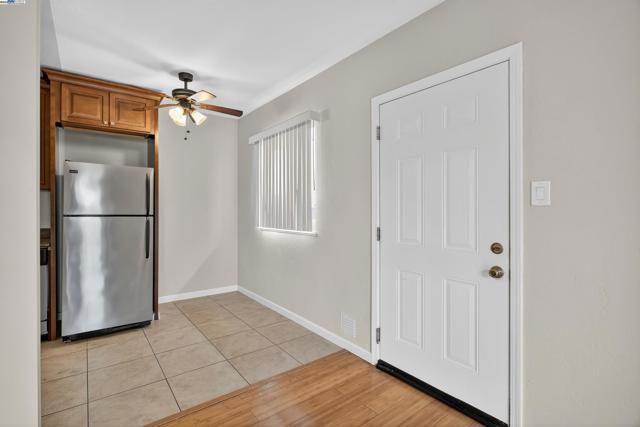 273 MacArthur Blvd, Oakland CA: https://media.crmls.org/mediaz/6f525068-0a0f-4694-8f06-6a4547b5ccc9.jpg