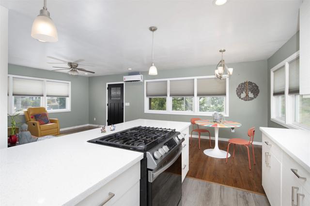 4272 Harbinson Avenue, La Mesa CA: https://media.crmls.org/mediaz/6f53096e-0f82-4d9c-a412-40d6beae2536.jpg