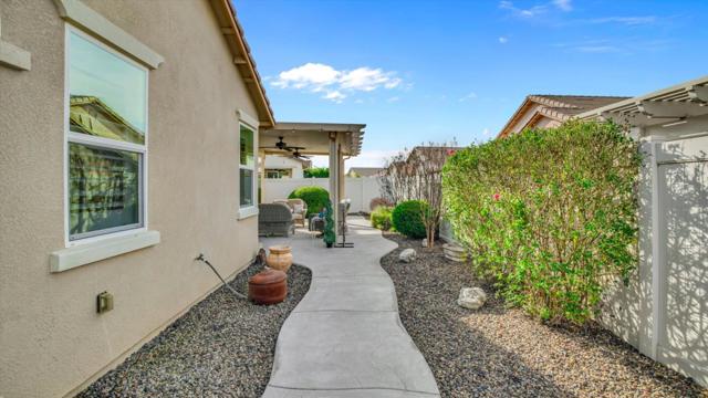 1467 Chestnut Hill Drive, Manteca CA: https://media.crmls.org/mediaz/6f5417de-306a-46d0-af6d-b388e264c0be.jpg