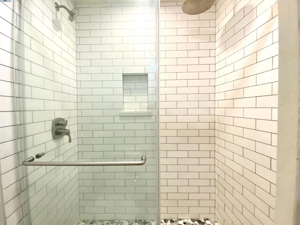 https://media.crmls.org/mediaz/6f547953-5543-448f-96b4-8cc685224143.jpg?preset=X-Large