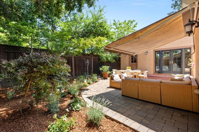 475 8th Avenue, Menlo Park CA: https://media.crmls.org/mediaz/6f547fc3-dcf8-47e7-9e06-4638d5ac8c5d.jpg