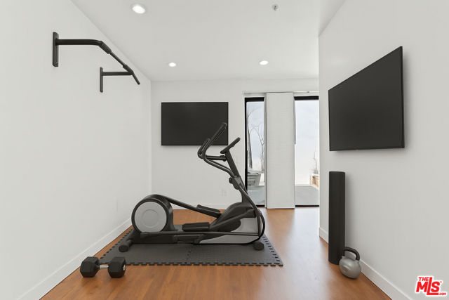 2646 Rinconia Drive, Los Angeles CA: https://media.crmls.org/mediaz/6f549677-f830-4f38-aab5-aed7249f8c78.jpg