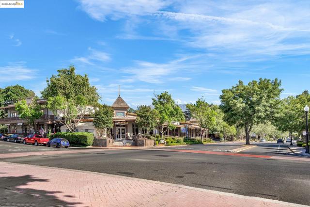 640 Mt Duncan, Clayton CA: https://media.crmls.org/mediaz/6f55cc6a-0258-47b3-af44-cf24469f93cd.jpg
