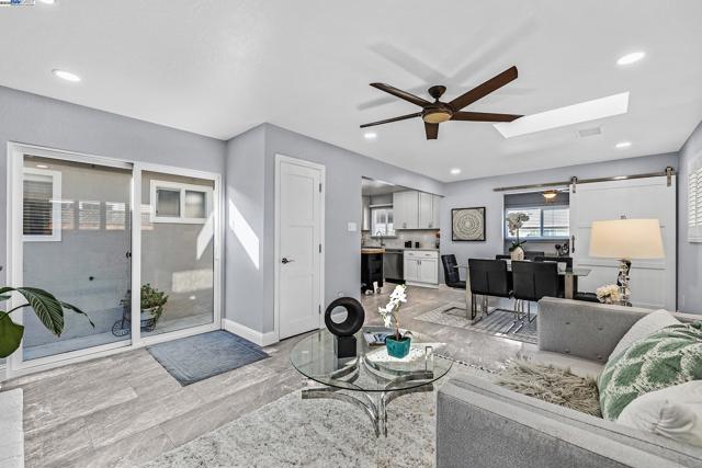 Image 17 of 38 For 36304 Magellan Dr