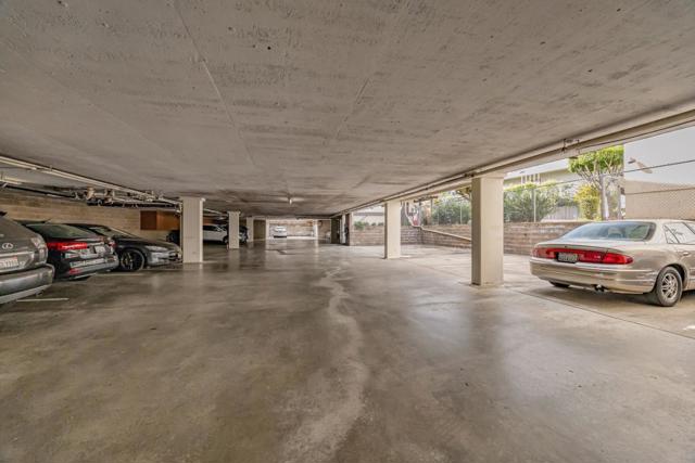 1427 Floribunda Avenue, Burlingame CA: https://media.crmls.org/mediaz/6f56d631-ebb2-4fe8-b398-f240e51122a1.jpg